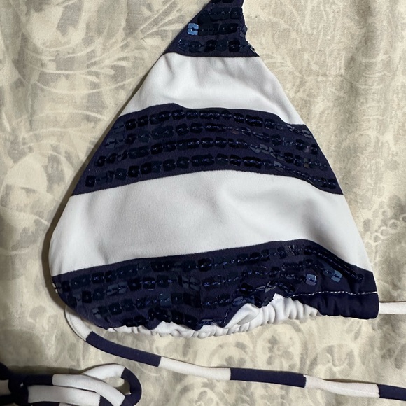 Victoria’s Secret Bikini - Picture 2 of 2